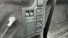 Land Rover Discovery 3.0 D300 R-Dynamic SE 5dr Auto Diesel Station Wagon